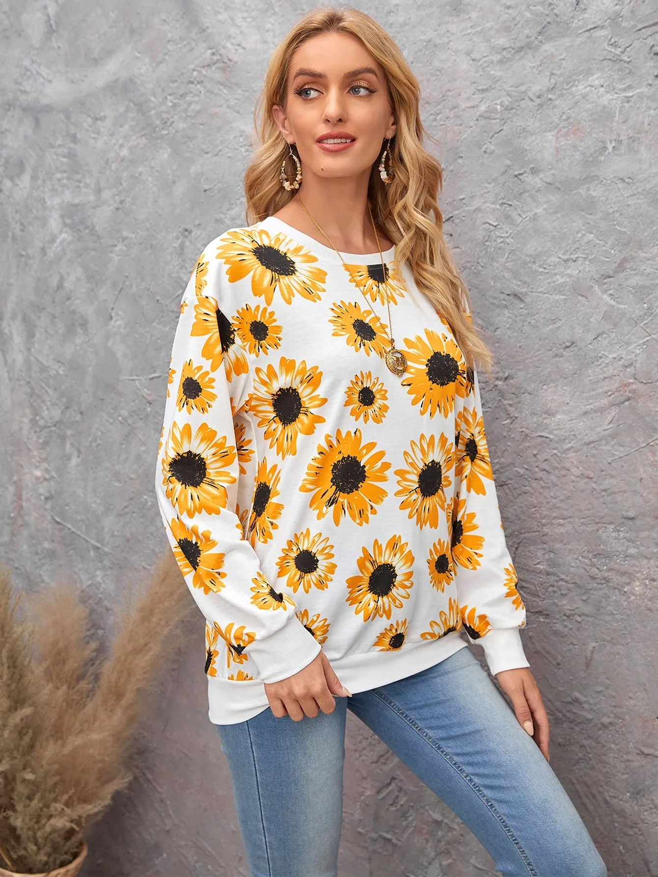 Casual All Over Print Long Sleeve Round Neck Regular Women Sweatshirt