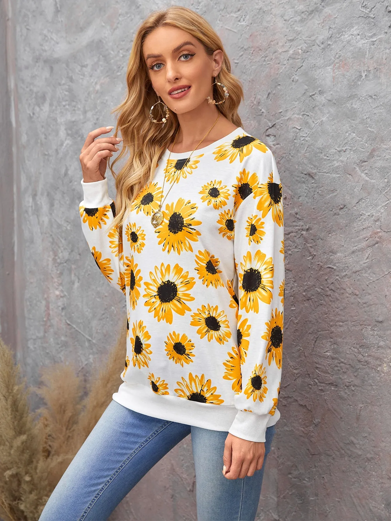 Casual All Over Print Long Sleeve Round Neck Regular Women Sweatshirt